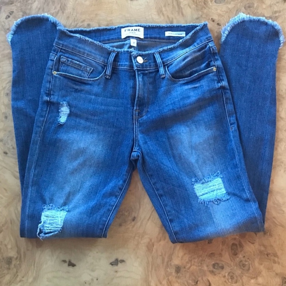 Frame Frayed Waist With Tulip Hem Distressed Jean Le Skinny de Jeanne